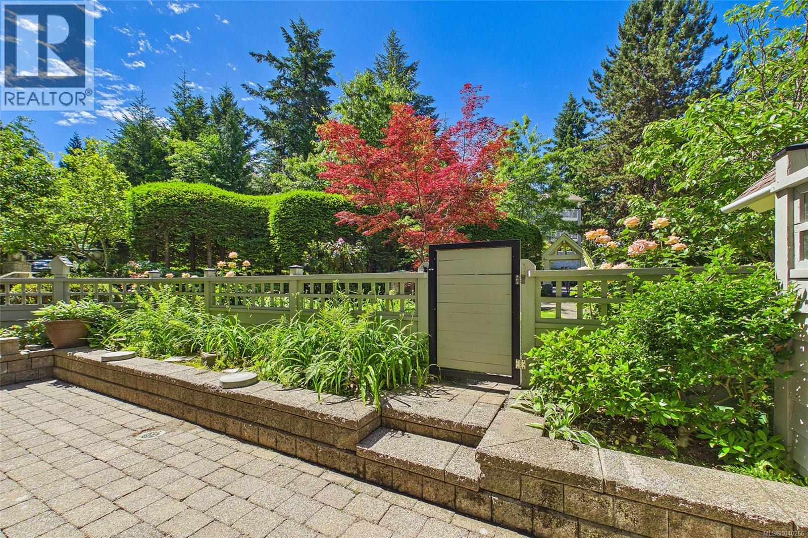 #101 5650 Edgewater Lane - Image 24