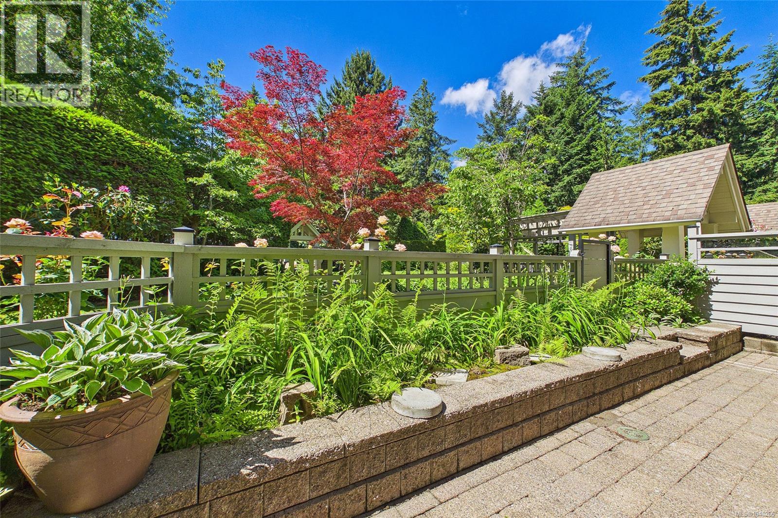 #101 5650 Edgewater Lane - Image 23