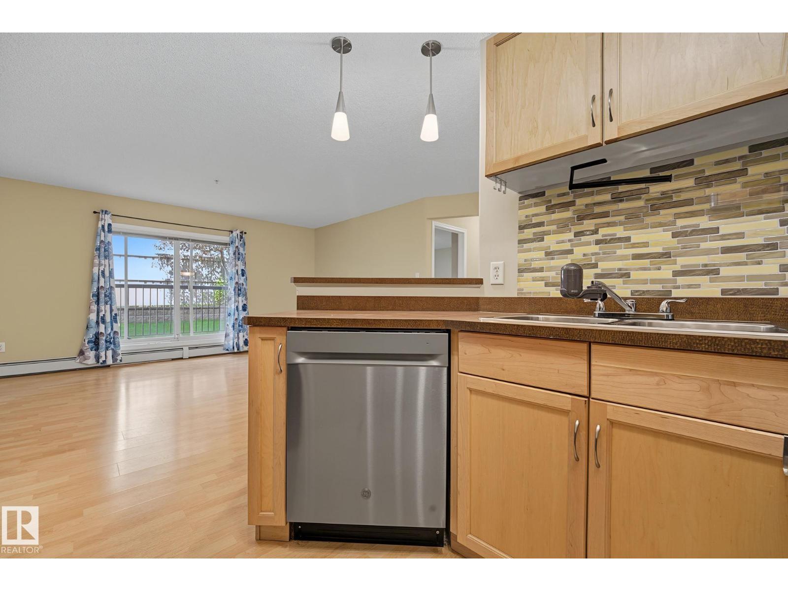 #102 646 MCALLISTER LO SW SW - 10