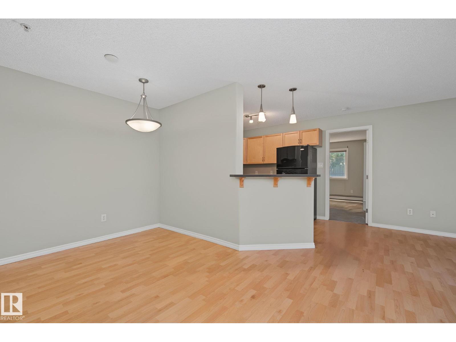 #102 646 MCALLISTER LO SW SW - 24