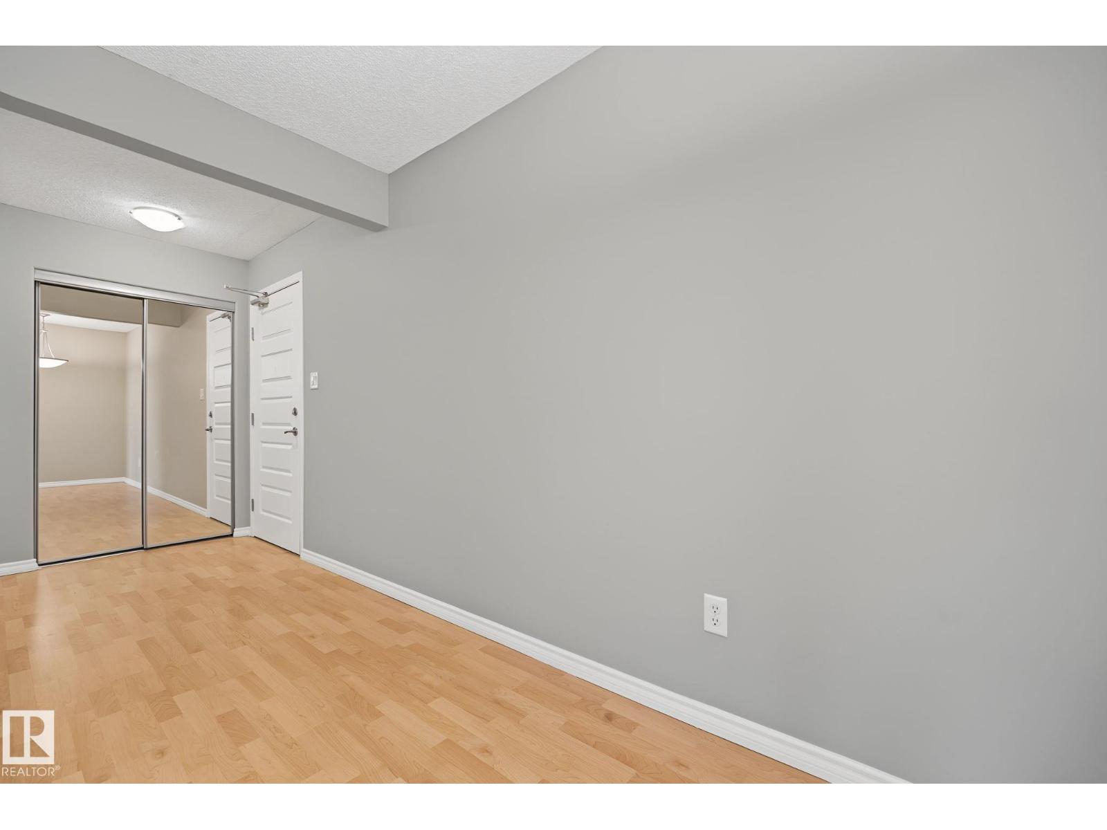 #102 646 MCALLISTER LO SW SW - 4