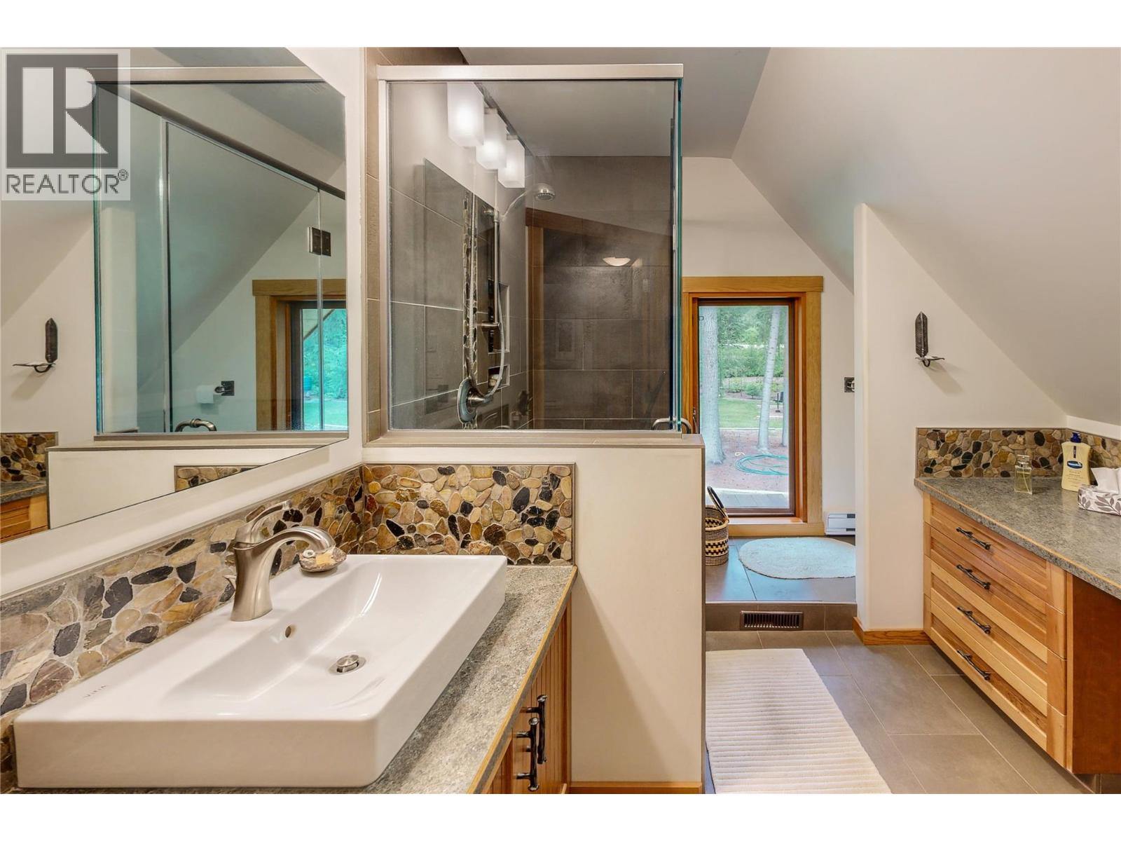 2622 95 Highway S - 19