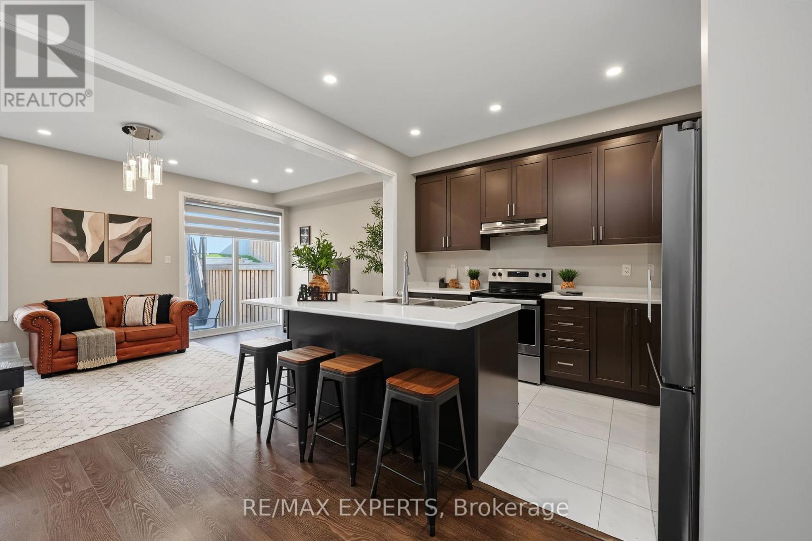 53 CASSERLEY CRESCENT - 16