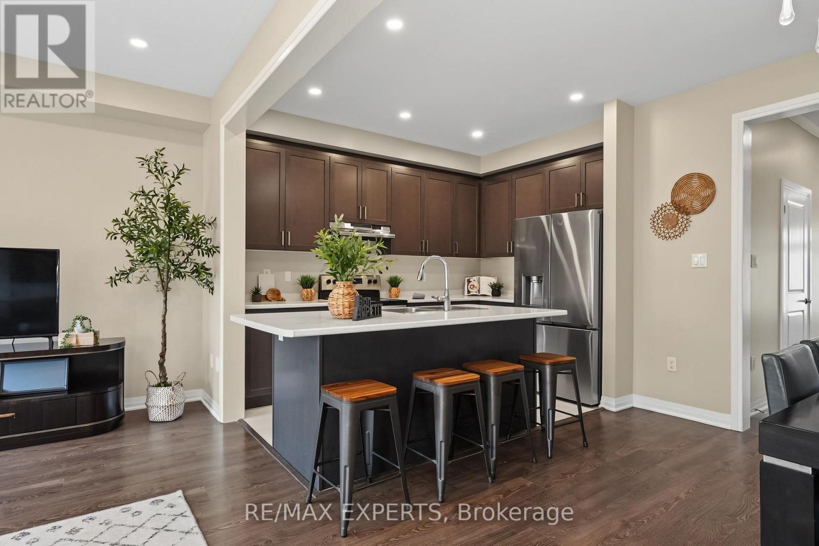 53 CASSERLEY CRESCENT - 18