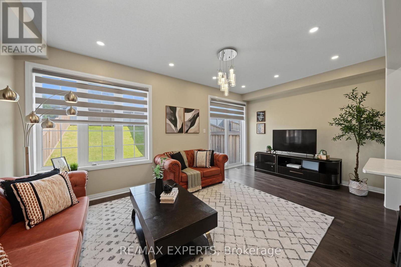 53 CASSERLEY CRESCENT - 23