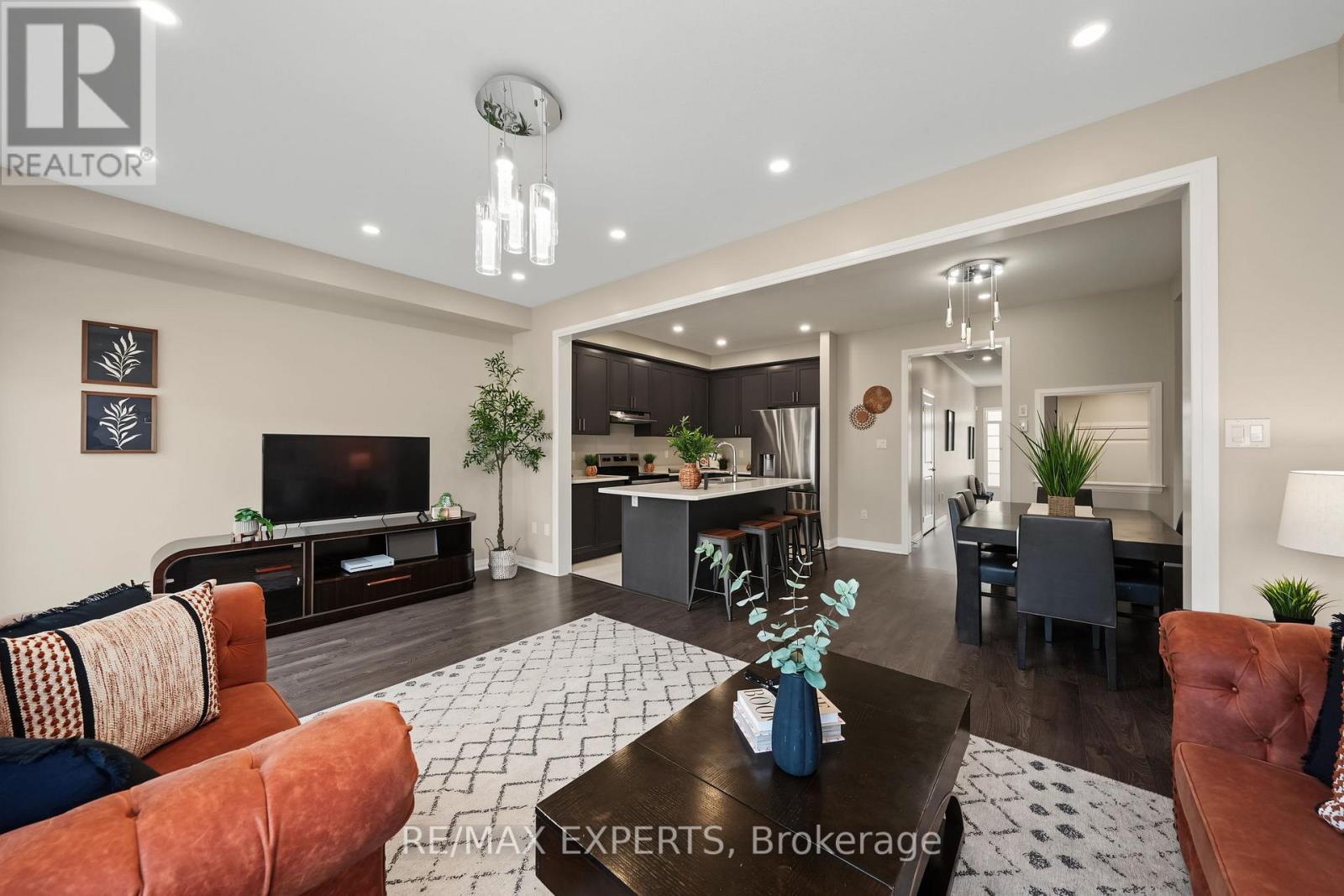 53 CASSERLEY CRESCENT - 24