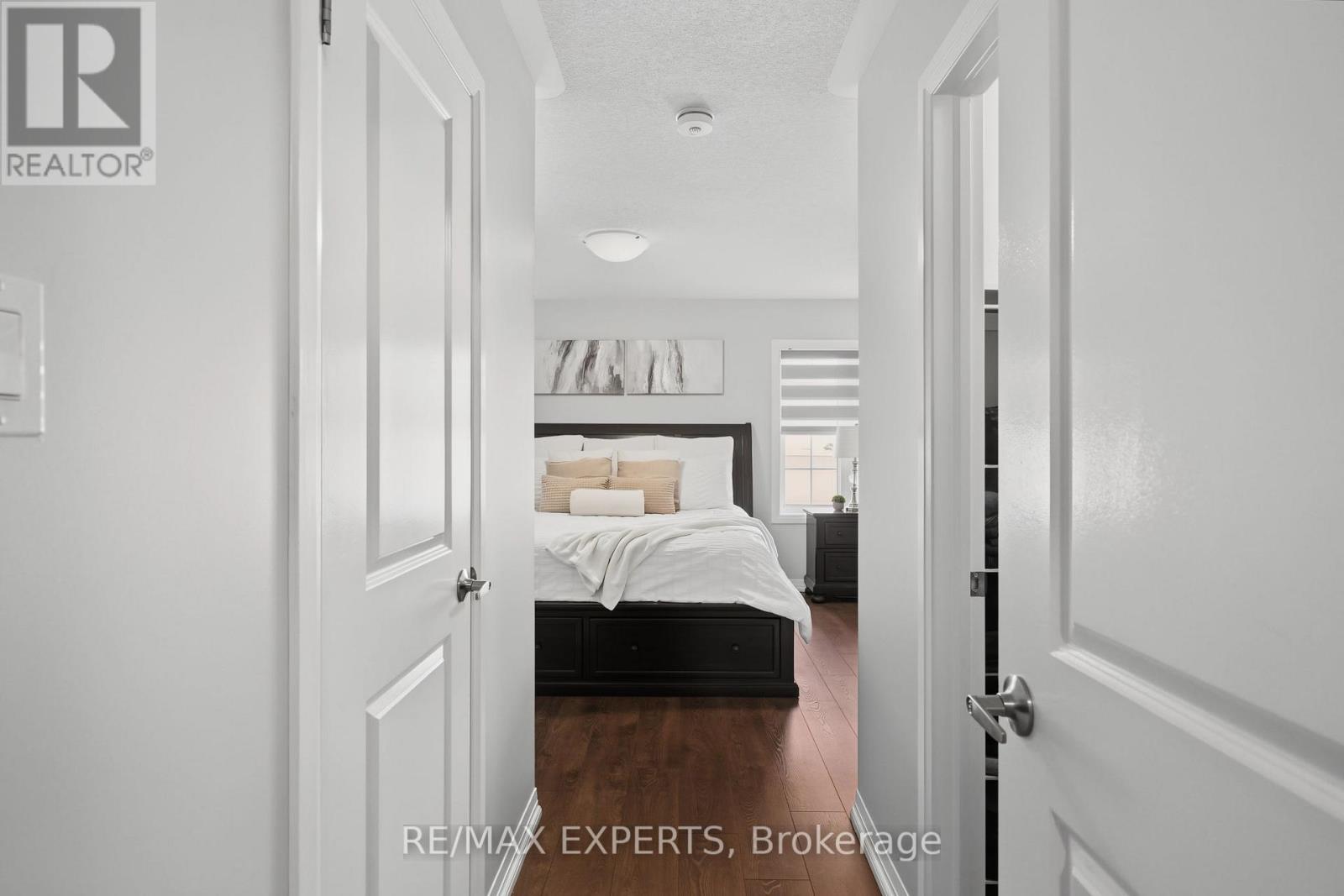 53 CASSERLEY CRESCENT - 27