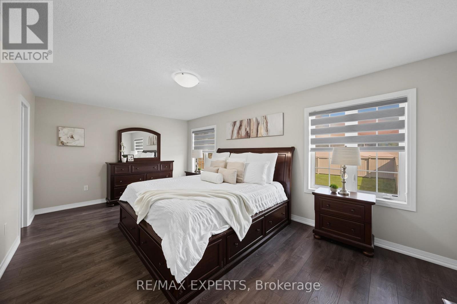 53 CASSERLEY CRESCENT - 28