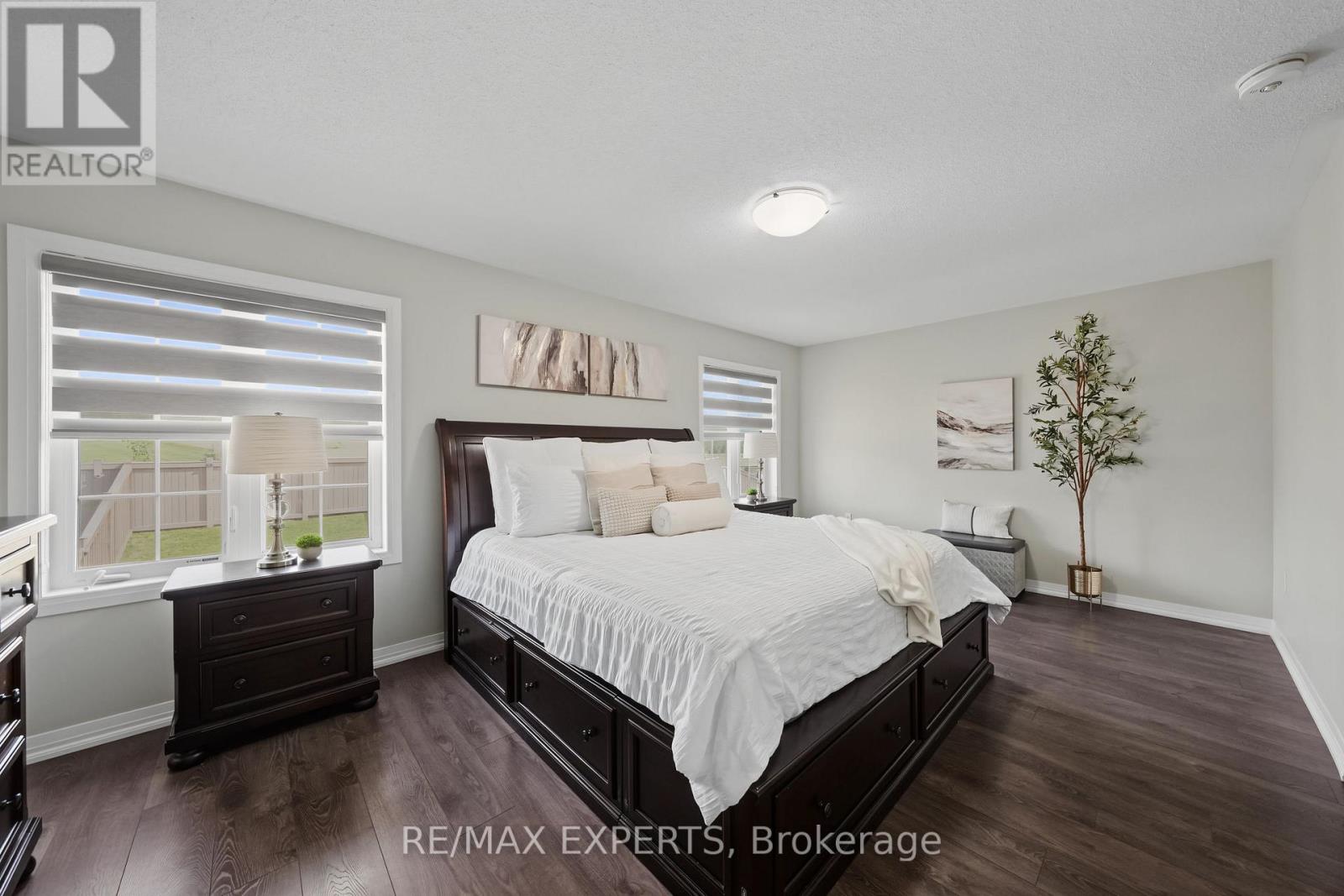 53 CASSERLEY CRESCENT - 30