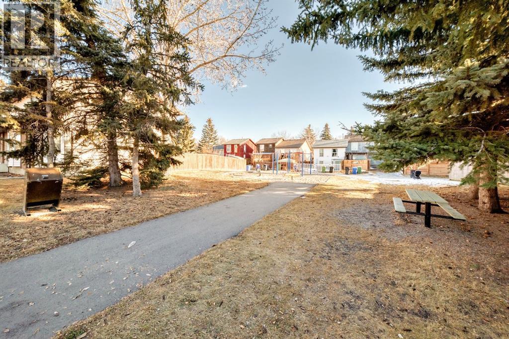 274 Templeview Way NE - 35