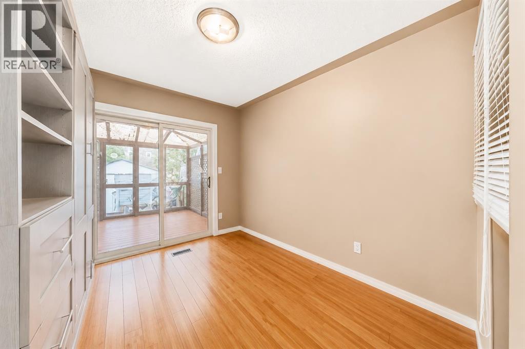 274 Templeview Way NE - 15