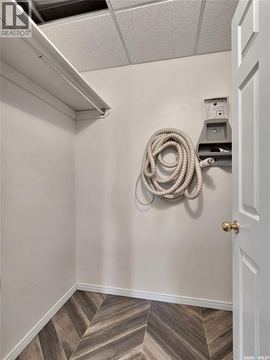 218 Horlick CRESCENT - 39