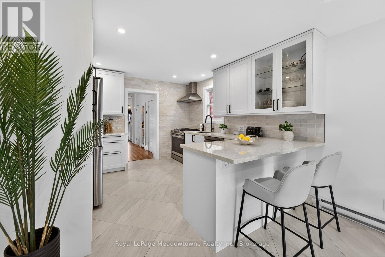 216 MAPLEWOOD AVENUE - 13