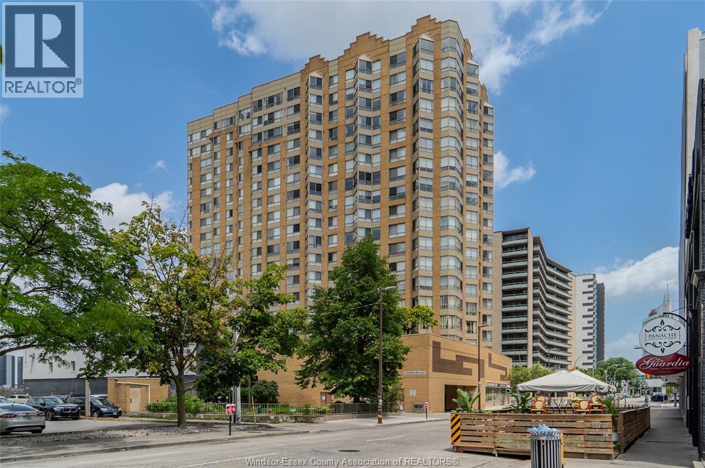 #1609 75 RIVERSIDE DRIVE E - 1