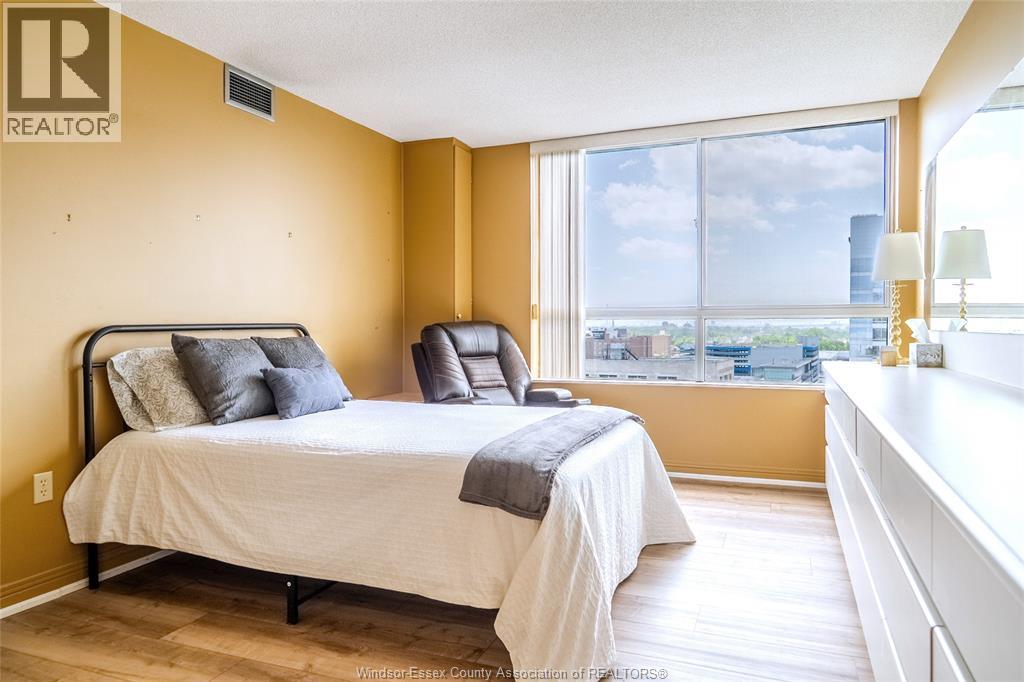 #1609 75 RIVERSIDE DRIVE E - 17