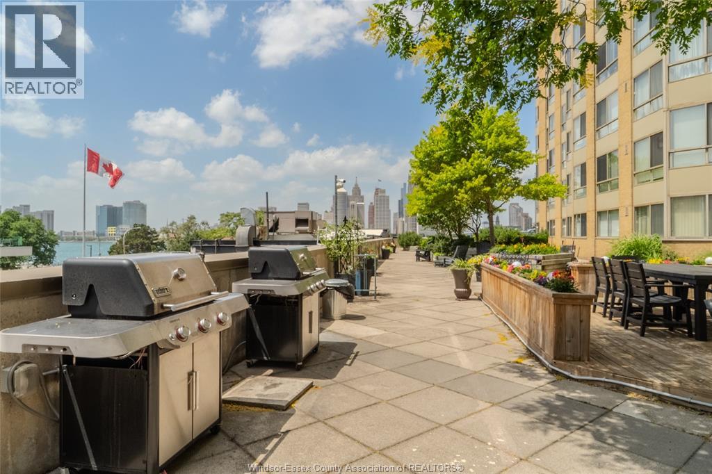 #1609 75 RIVERSIDE DRIVE E - 30
