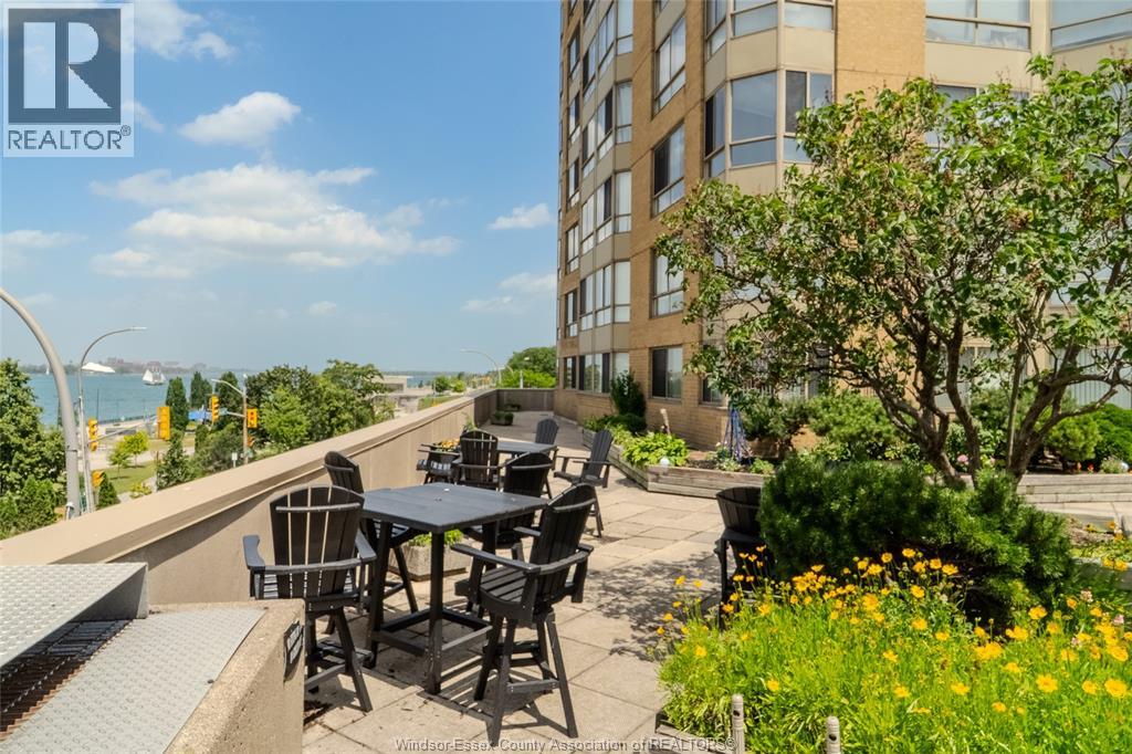 #1609 75 RIVERSIDE DRIVE E - 32