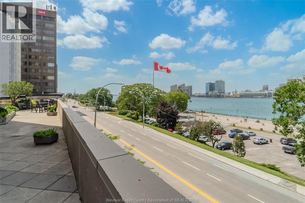 #1609 75 RIVERSIDE DRIVE E - 35