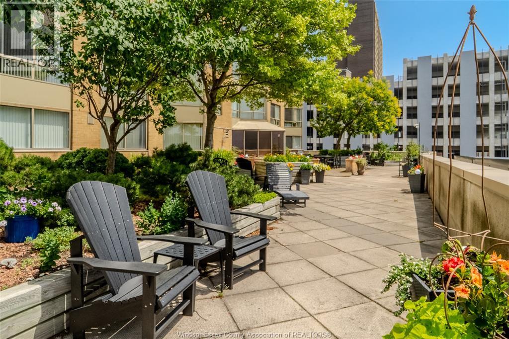 #1609 75 RIVERSIDE DRIVE E - 36