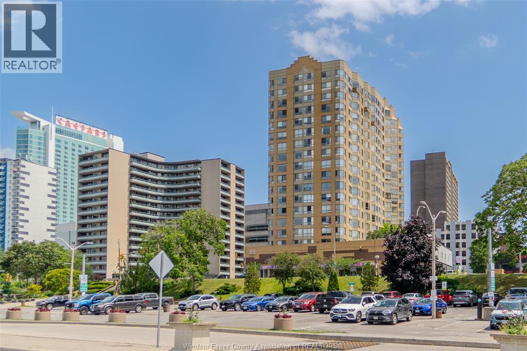 #1609 75 RIVERSIDE DRIVE E - 44