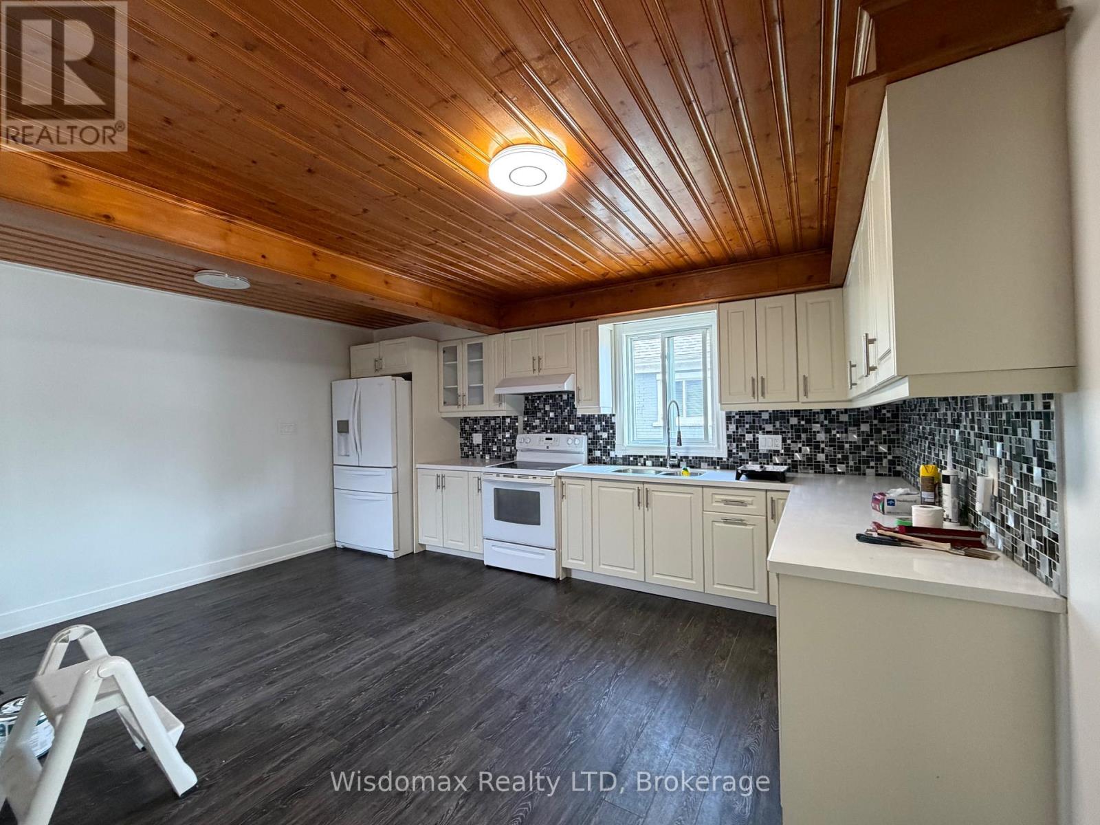 4104 MUIR AVENUE - 3