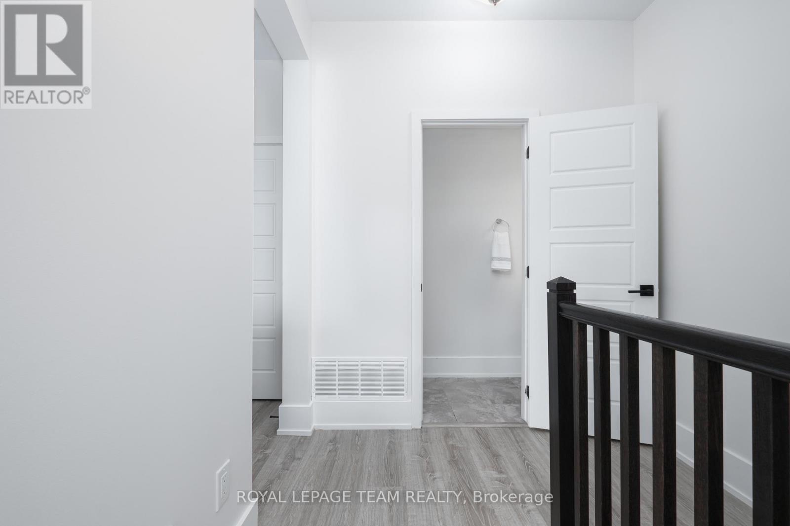 2 Bed, 2 Bath House for Sale in Ottawa – 168 PICTOU CRESCENT, Ottawa – MLS# X13524334 - Image 18