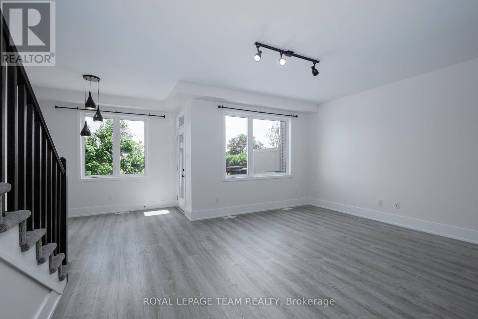 2 Bed, 2 Bath House for Sale in Ottawa – 168 PICTOU CRESCENT, Ottawa – MLS# X13524334 - Image 8