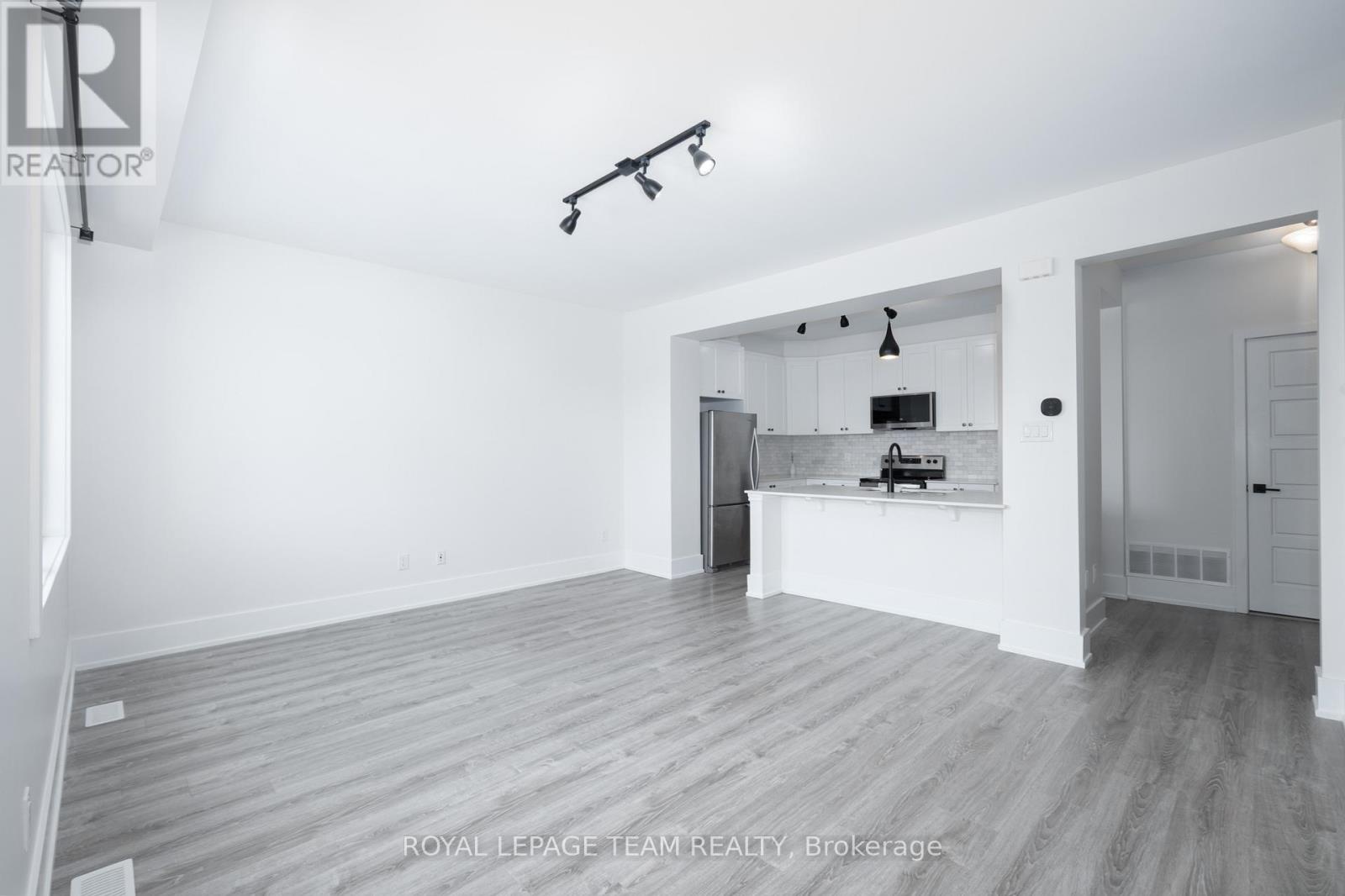 2 Bed, 2 Bath House for Sale in Ottawa – 168 PICTOU CRESCENT, Ottawa – MLS# X13524334 - Image 9