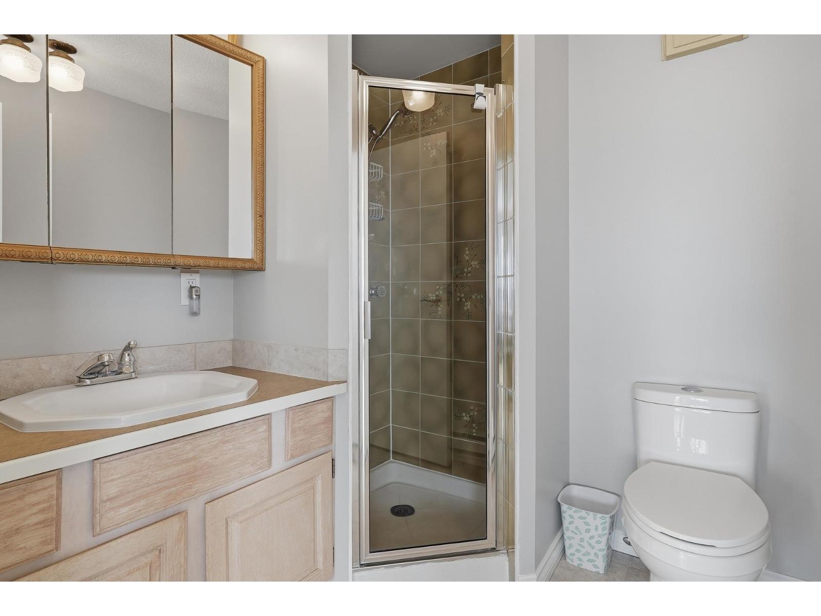 15477 COLUMBIA AVENUE, White Rock