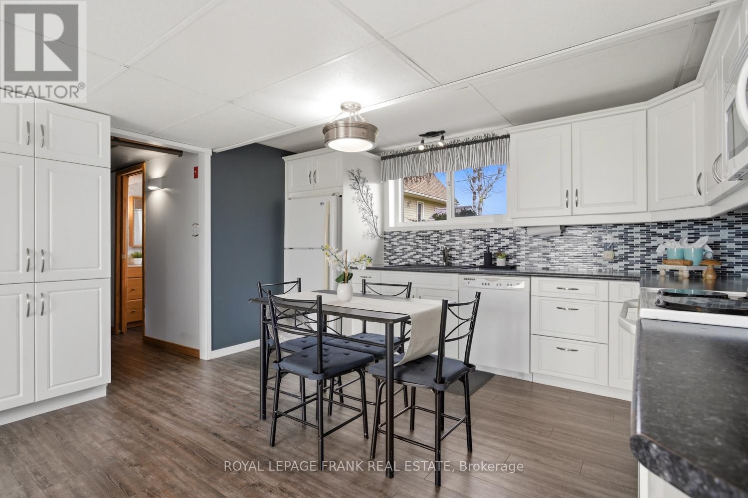 106 STARR BOULEVARD - 34
