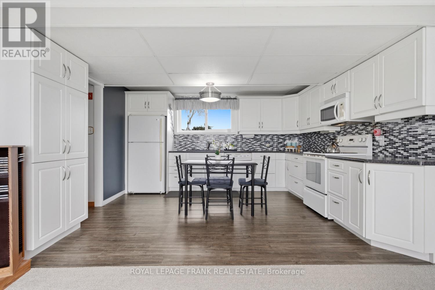 106 STARR BOULEVARD - 33