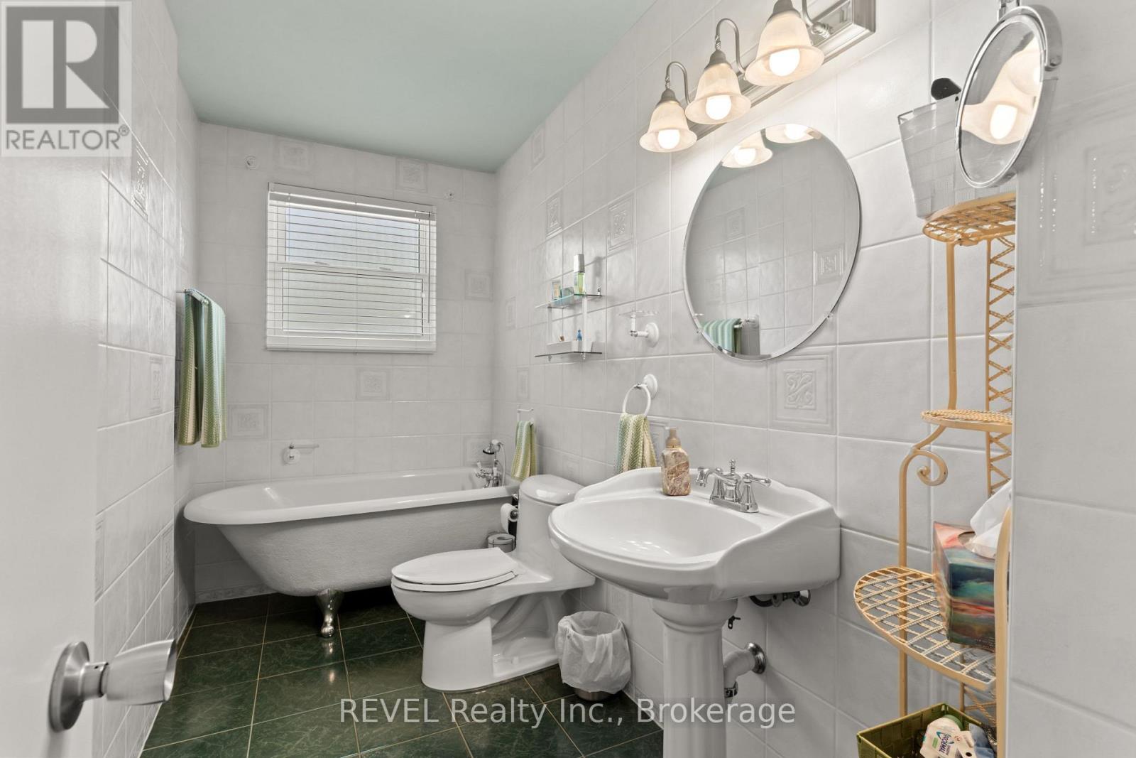 323 BARRICK ROAD - 15
