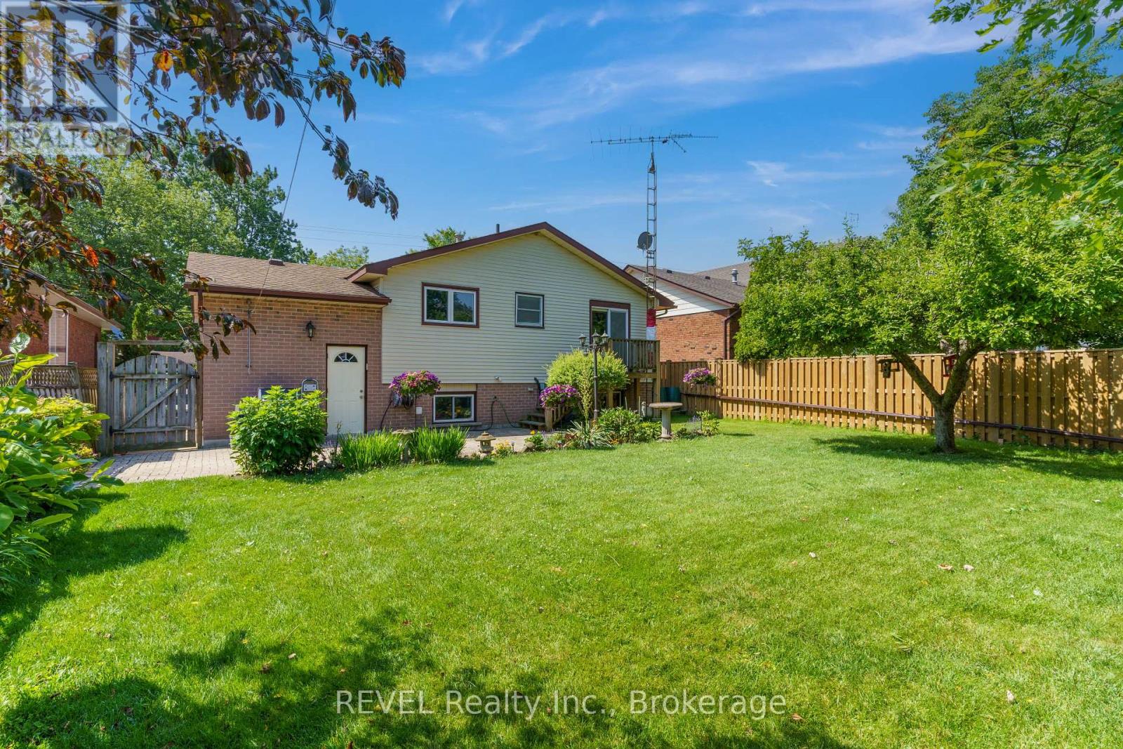 323 BARRICK ROAD - 29