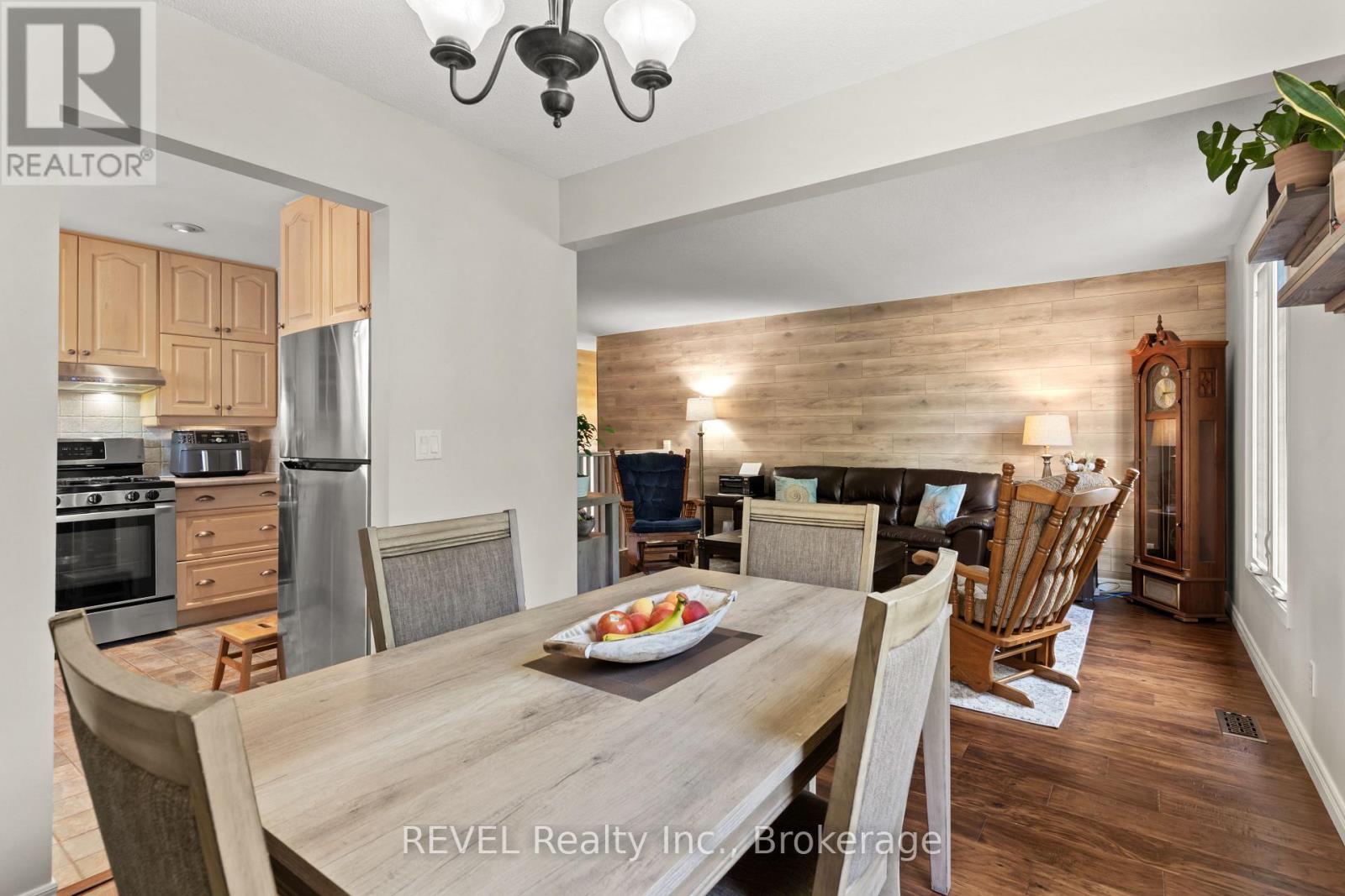 323 BARRICK ROAD - 8