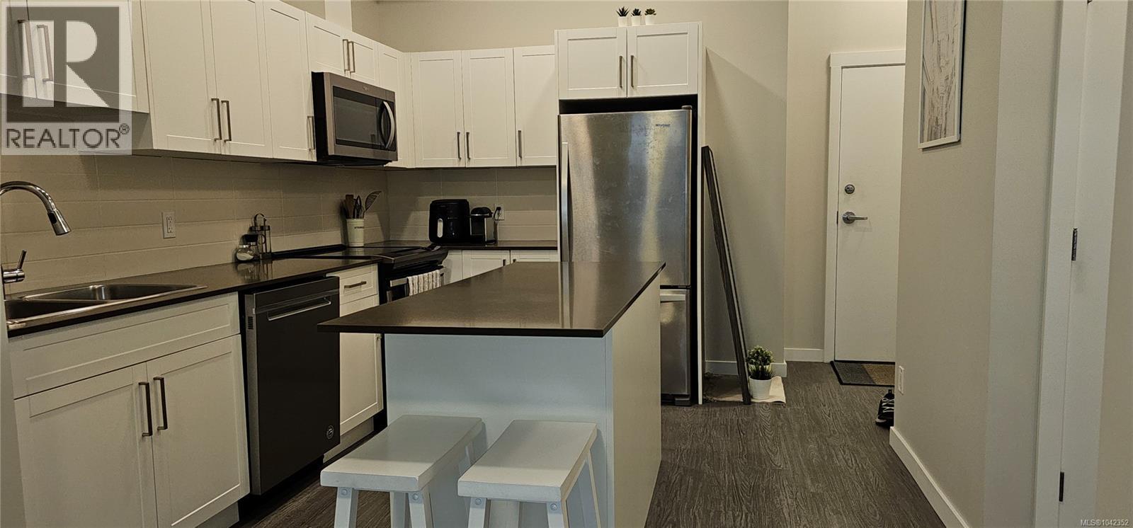104 868 Orono Ave, Langford — photo 2