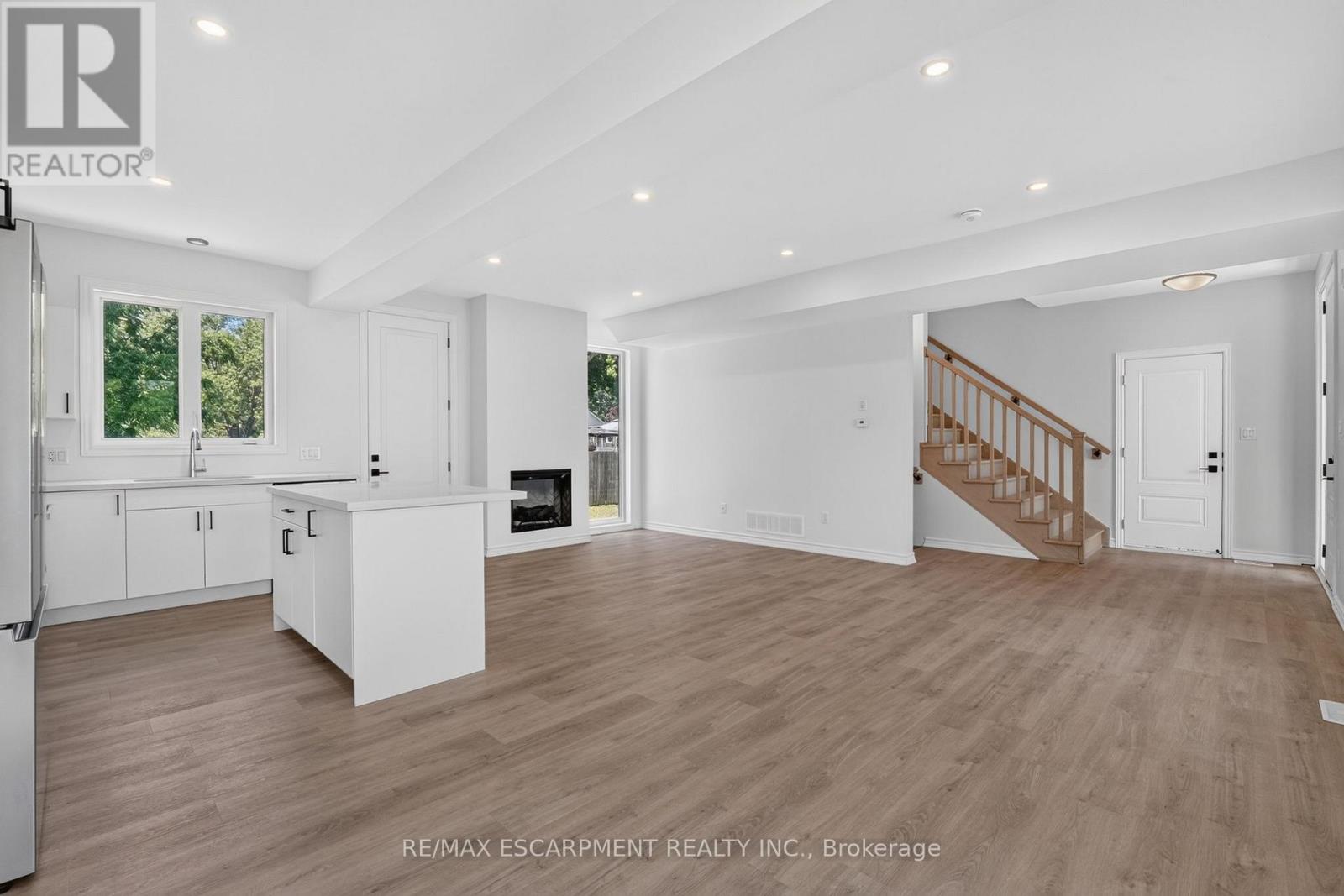 203 PARK STREET - 16