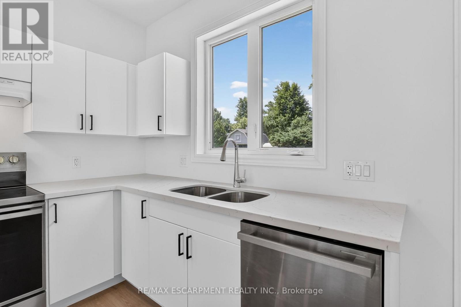 203 PARK STREET - 19