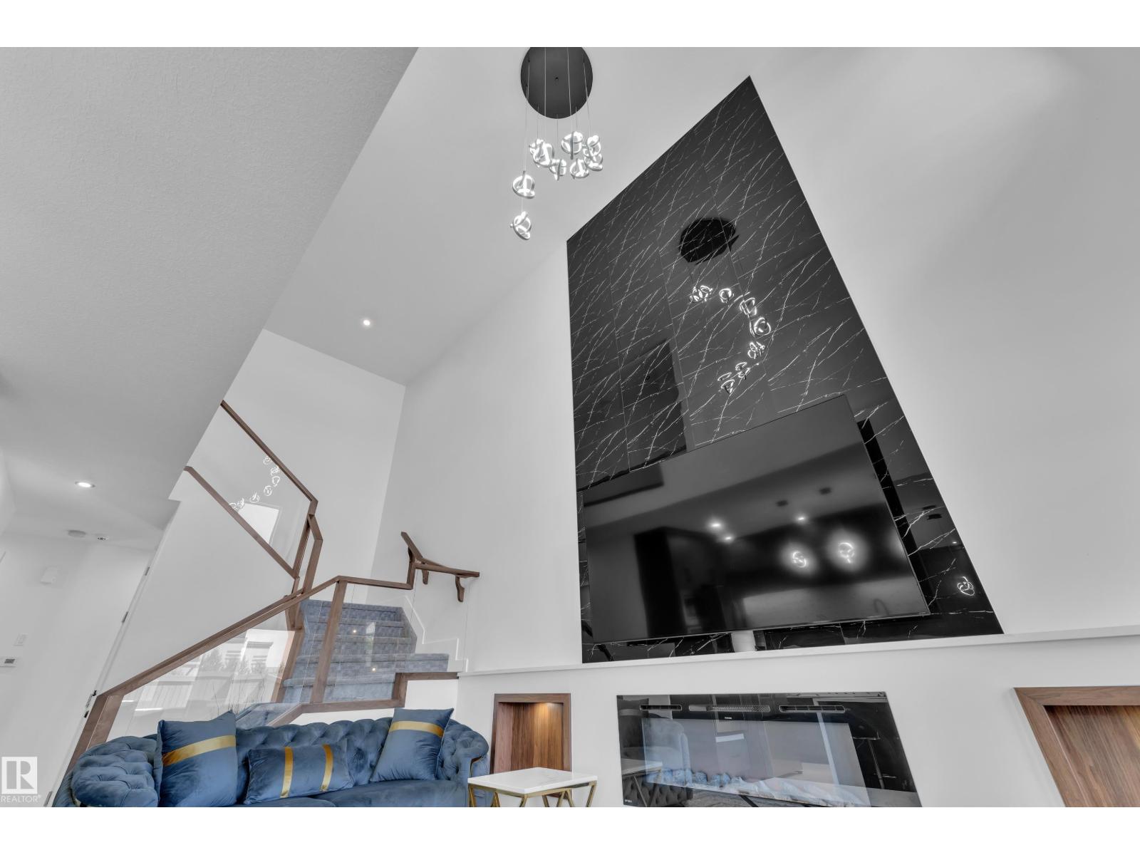 16816 49 ST NW - 21