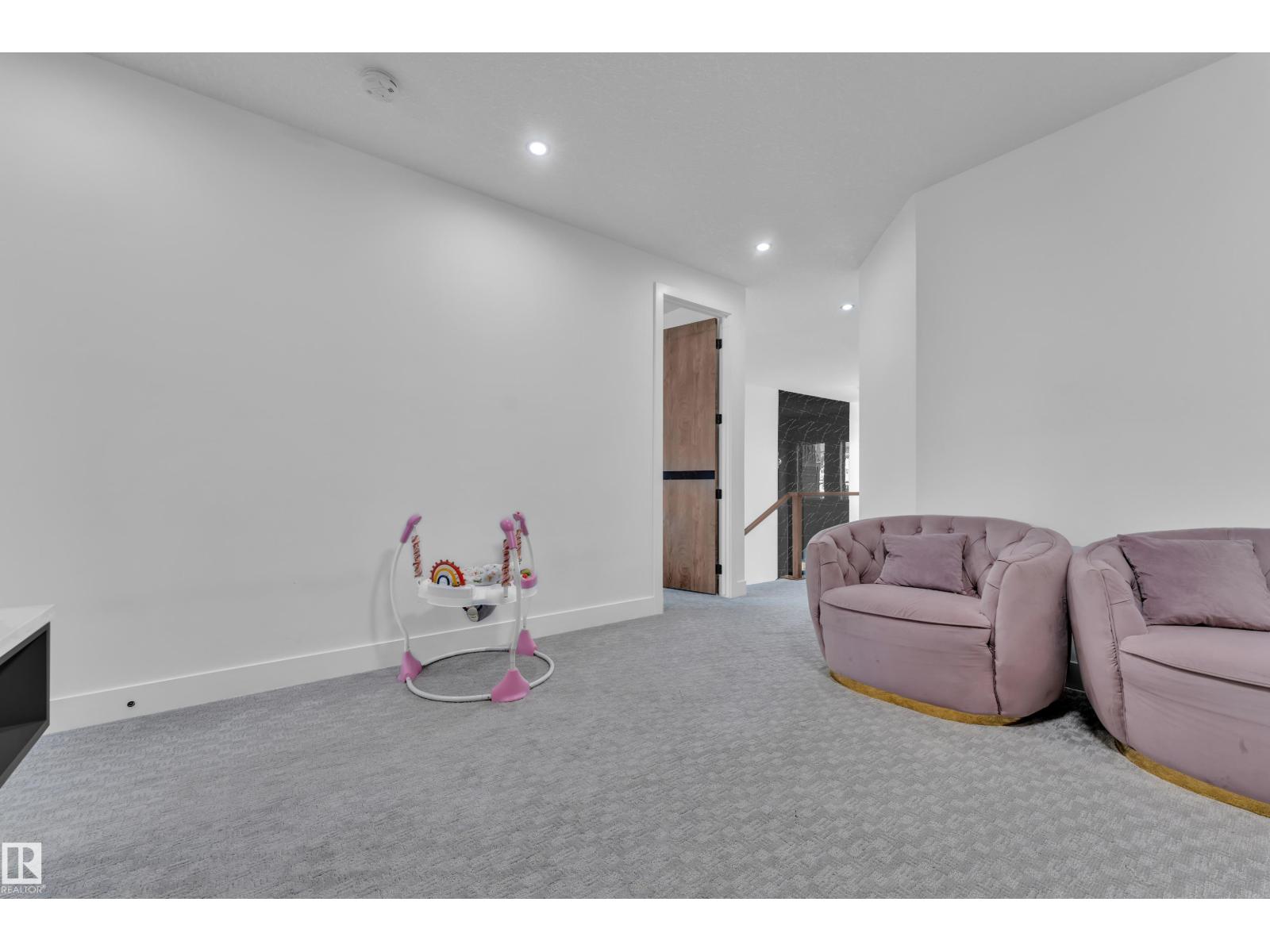 16816 49 ST NW - 23