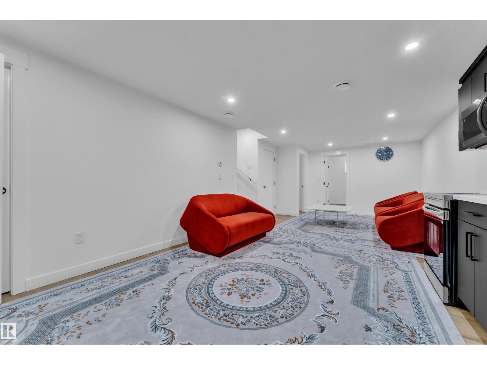 16816 49 ST NW - 43