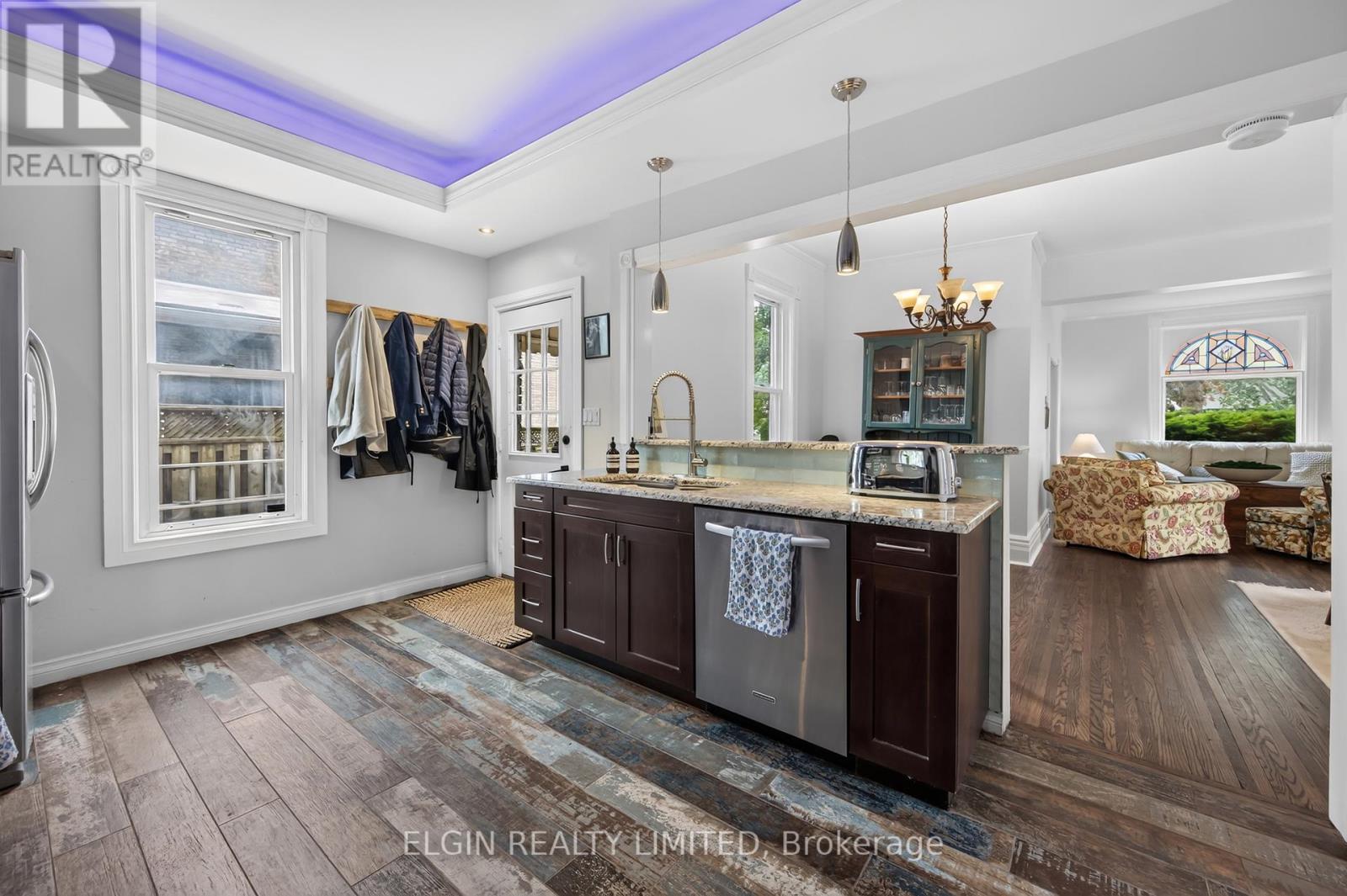 25 LOCUST STREET - 7