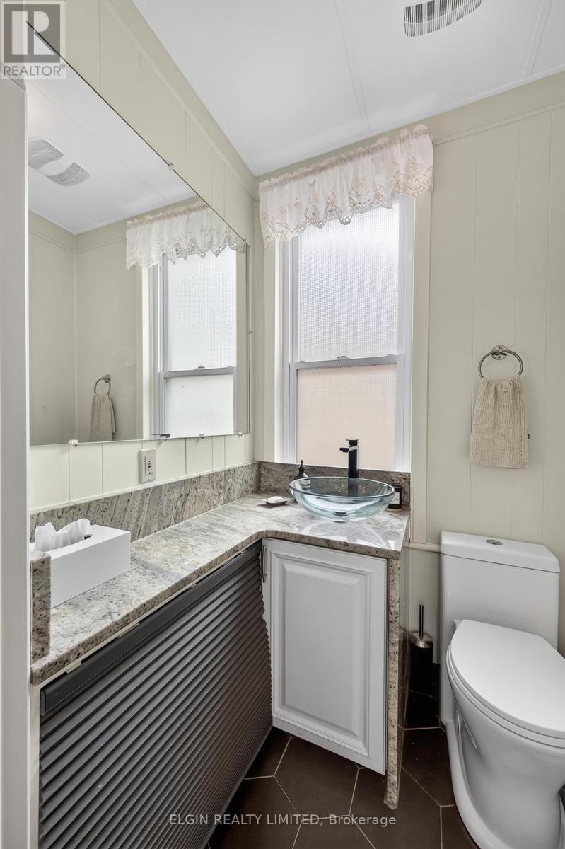 25 LOCUST STREET - 8