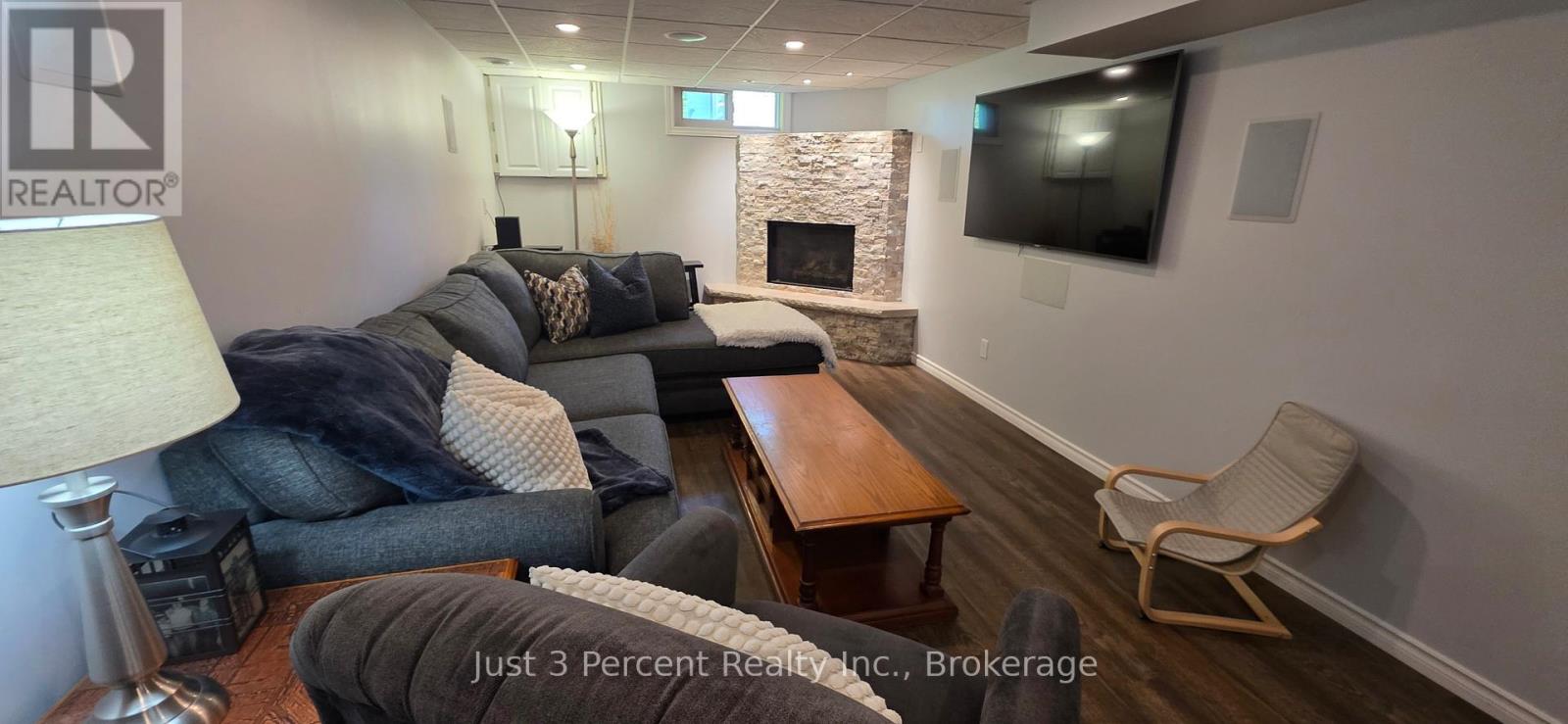 2224 FIELDVIEW DRIVE - 22