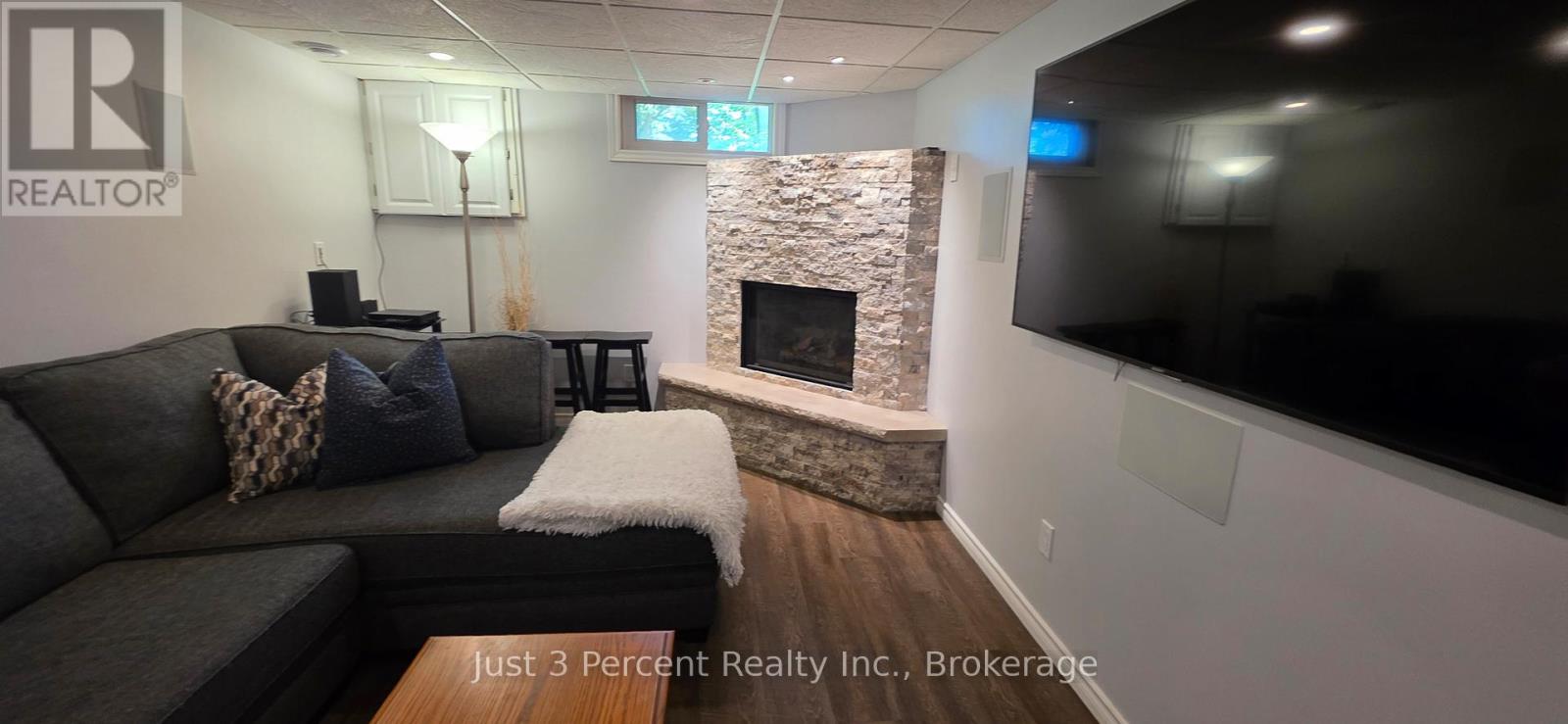 2224 FIELDVIEW DRIVE - 28