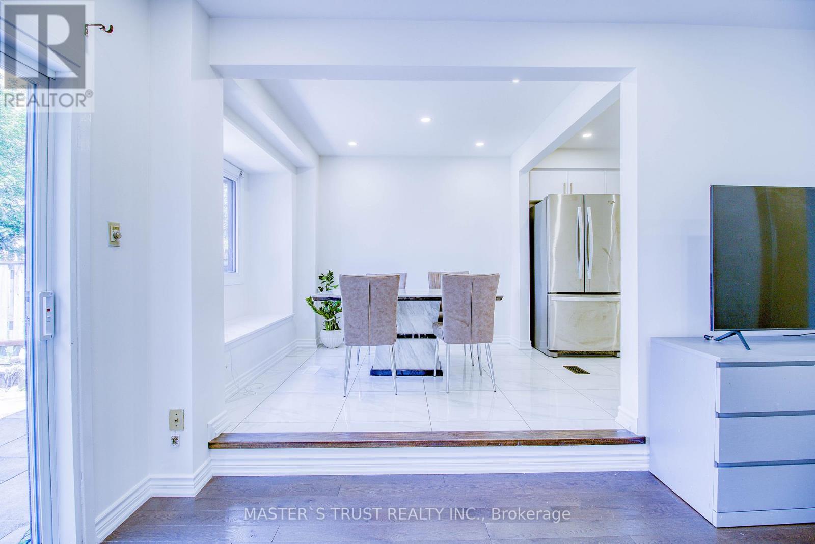 ##38 24 FUNDY BAY BOULEVARD - 12