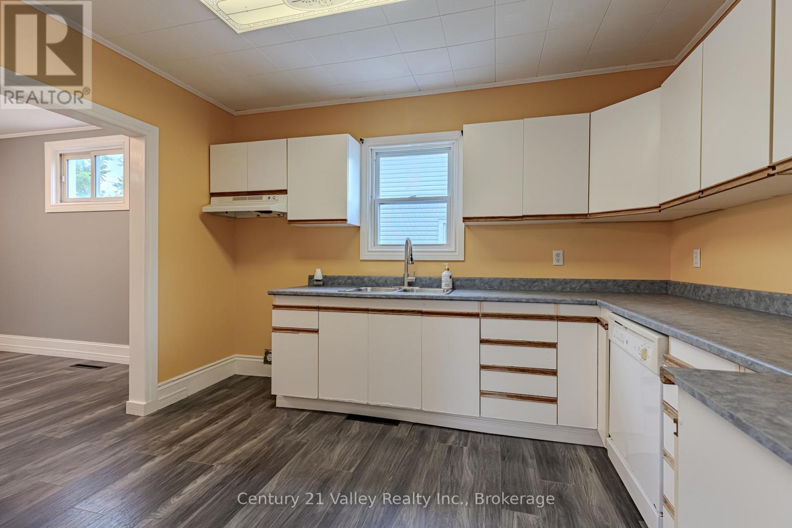 127 JENNET STREET - 21