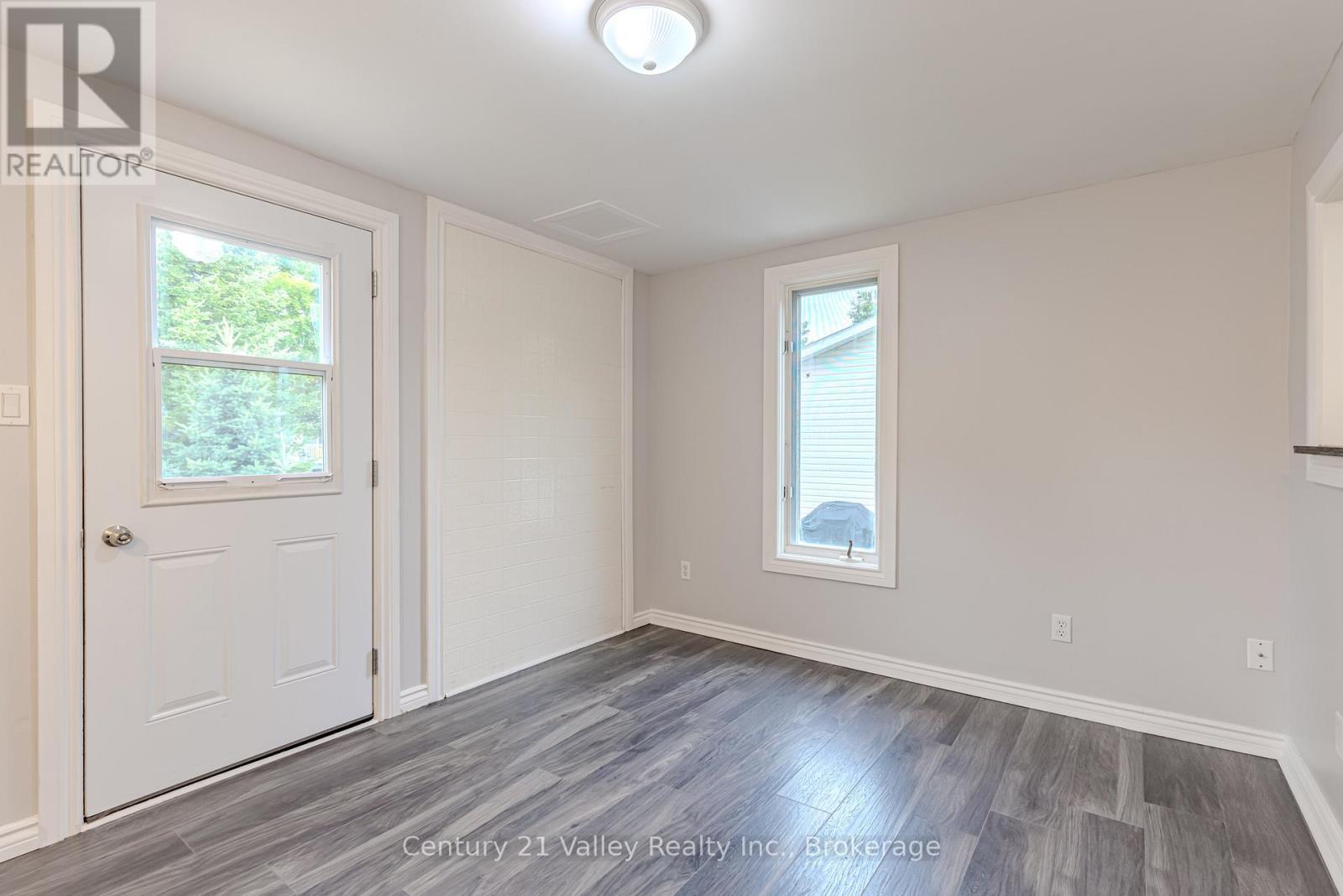 127 JENNET STREET - 26