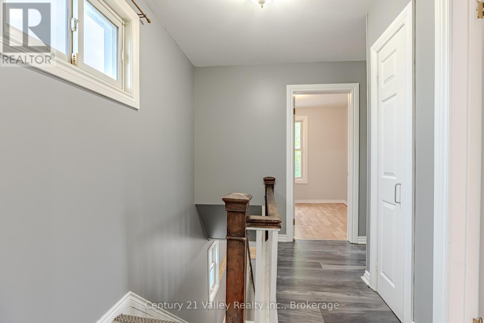127 JENNET STREET - 32