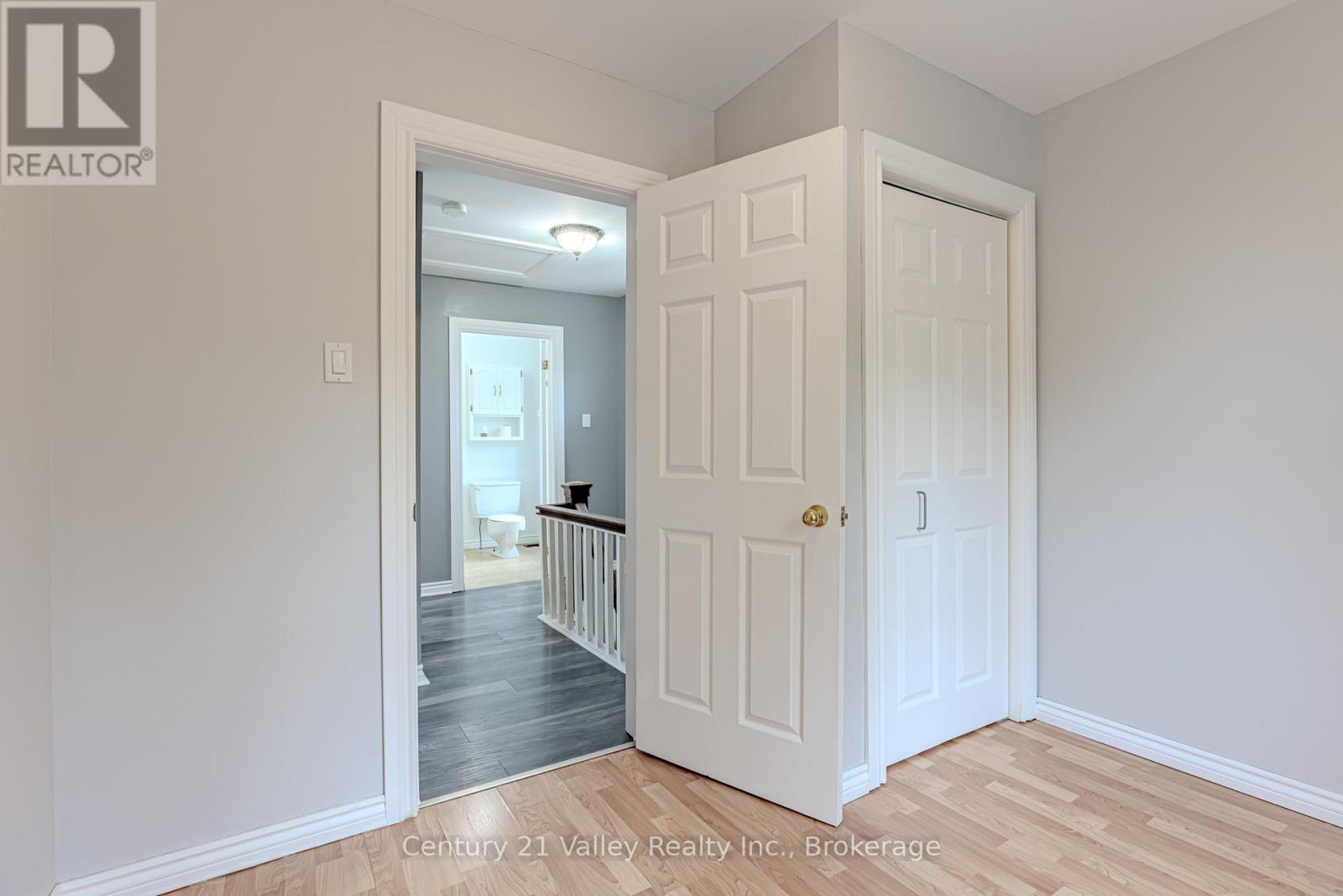 127 JENNET STREET - 35