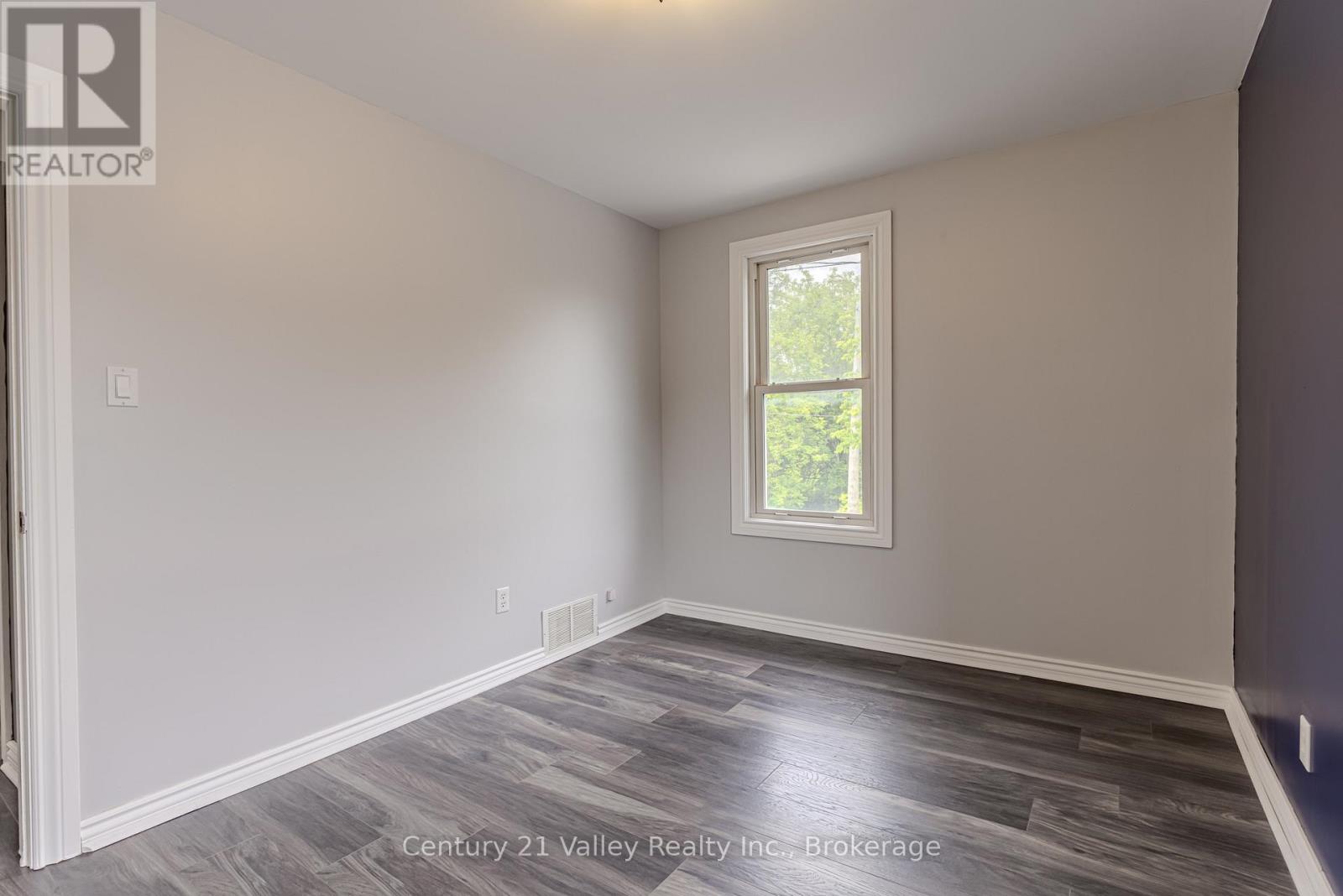 127 JENNET STREET - 37